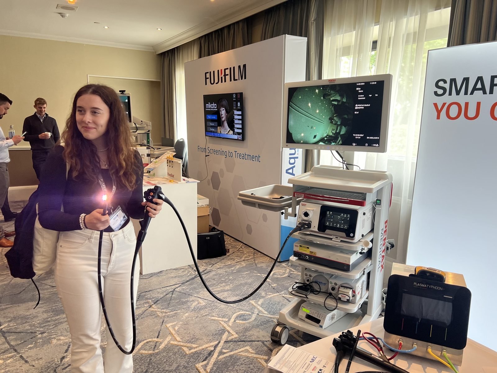 Handling an endoscope for the first time